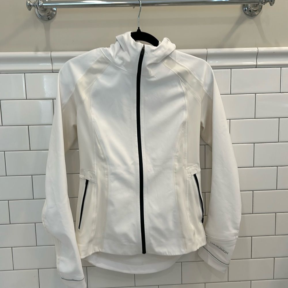 Lululemon no chill fleece lined hooded running jacket. Size xs